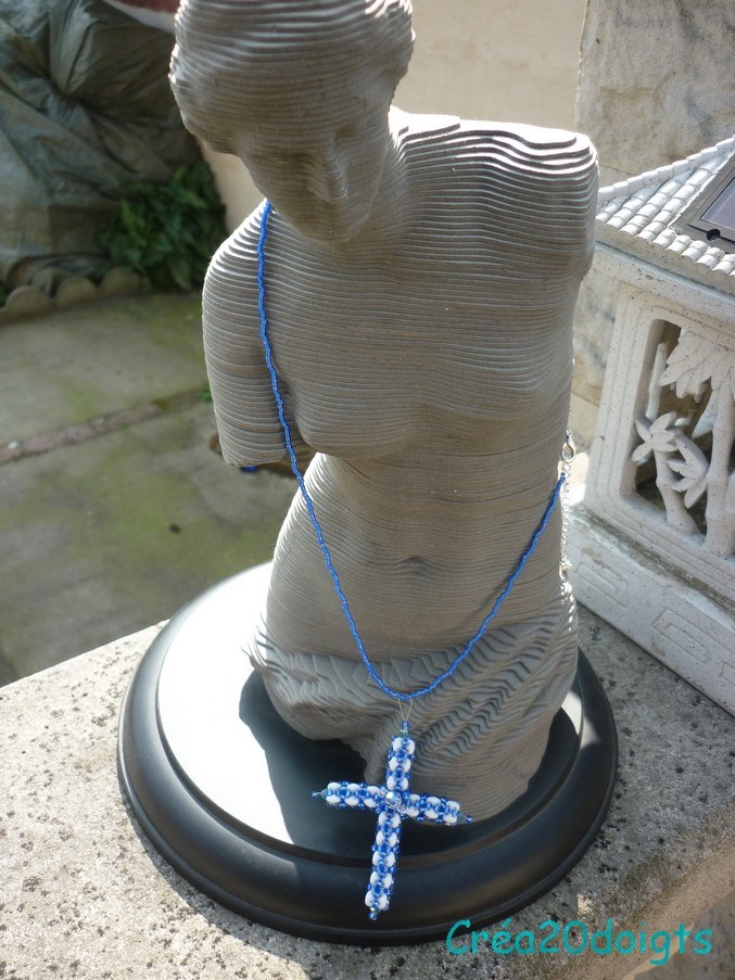 Croix Bleue Et Blanche.