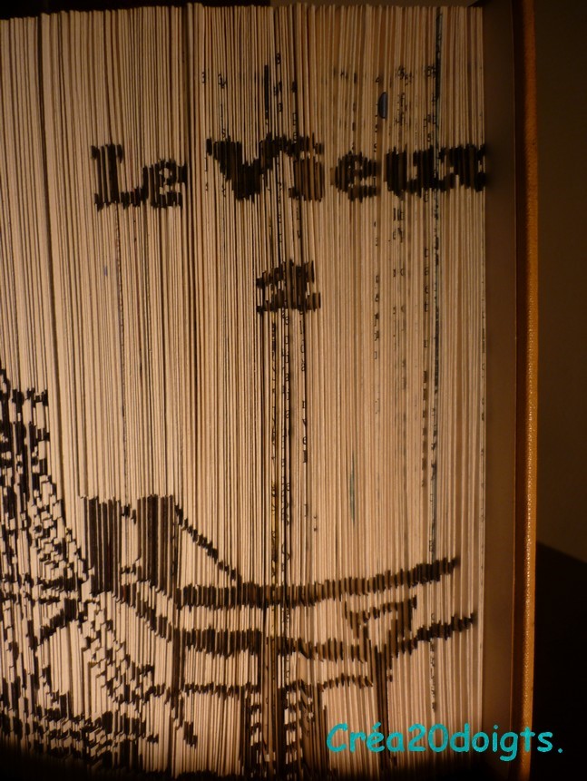 Livre plié.
